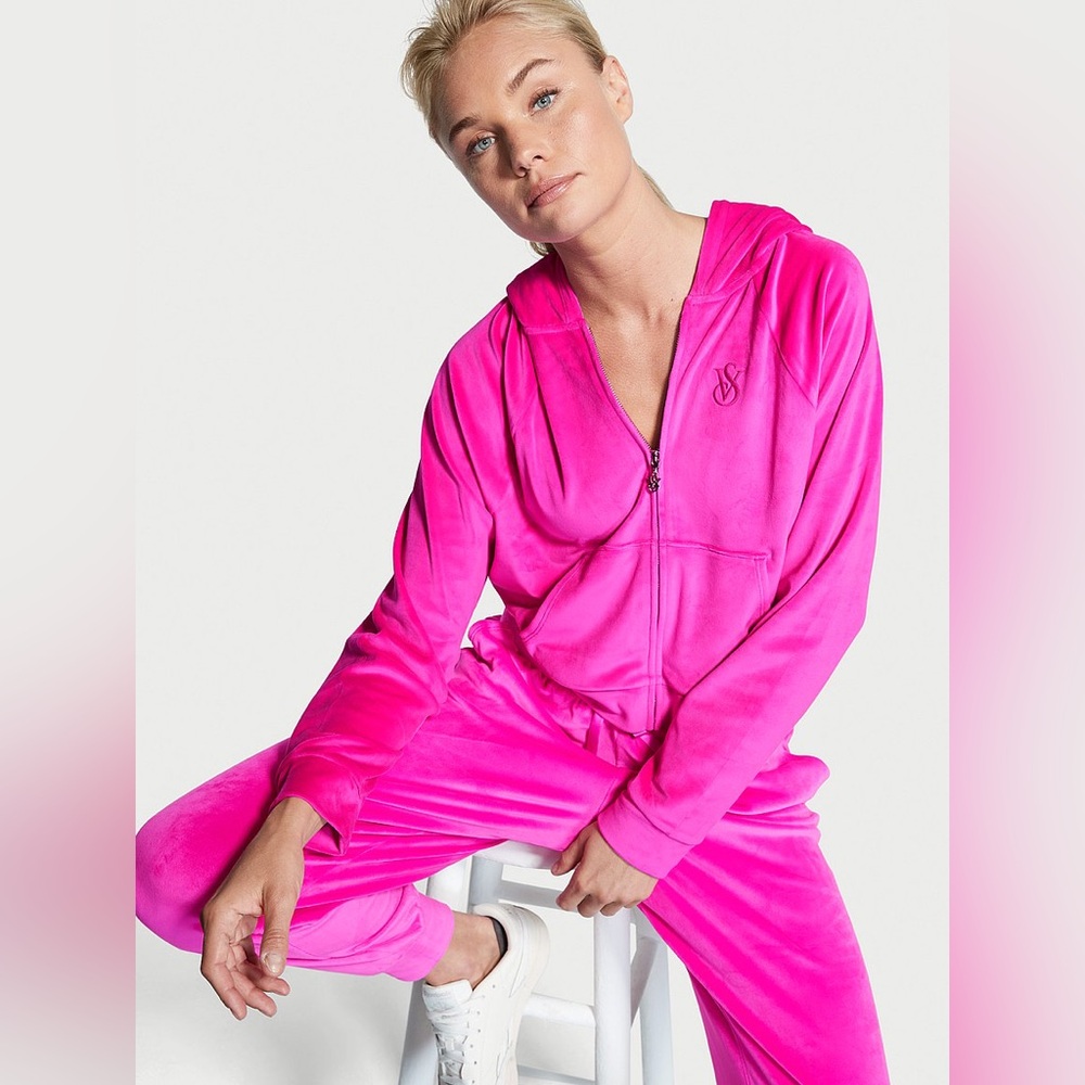 Victoria's Secret Velour High Rise Joggers - Picture 5 of 9